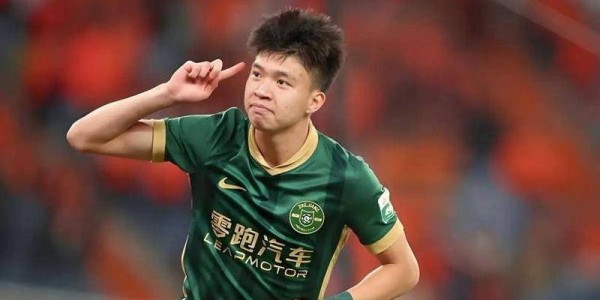 德甲只给50万？看完那个停球失误，才懂这300万年薪全是泡沫