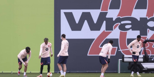 特尔施特根的坚守与挑战：他在巴萨的未来何去何从