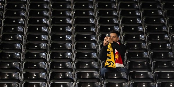 换帅风暴：利物浦的未来与传奇接班人的抉择