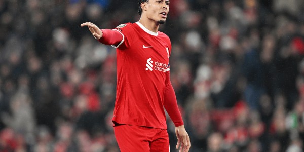 周五007法甲：图卢兹VS朗斯 中游阻击 均衡之师对决榜首铁血军团